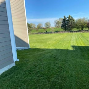 turf maintenance by Cuyahoga Property Maintenance LLC reviewed on August 20, 2025