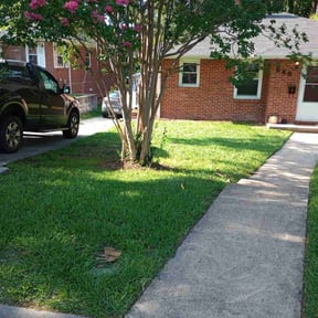 landscaping by claude's lawn maintenance reviewed on August 21, 2025