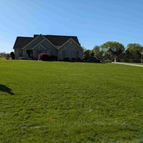 landscaping by Grass Munchers reviewed on May 3, 2024