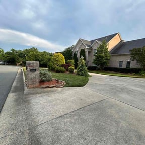 residential landscaping by Aguilar Landscaping reviewed on August 15, 2025