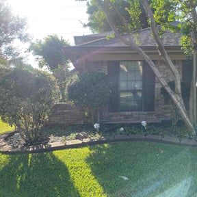 Bush Trimming by 4mk LLC reviewed on June 21, 2025