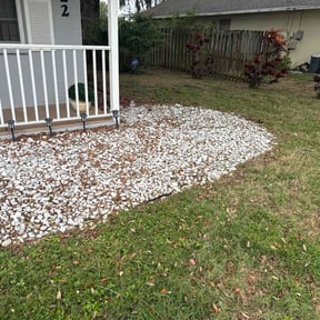 Flower Bed Weeding by SM landscaping reviewed on August 19, 2025