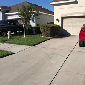Bush Trimming by Irvine Lawn Service reviewed on August 17, 2025
