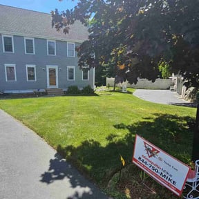 yard maintenance by Harry's landscape reviewed on November 21, 2025