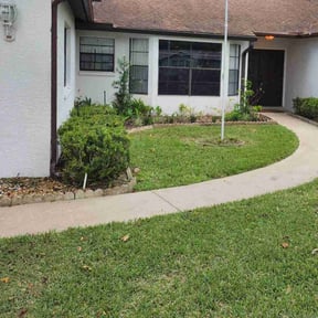 Bush Trimming by Big 3 Lawns and Landscaping reviewed on August 20, 2025