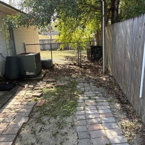 Leaf Removal by SeasonLock Property Services reviewed on June 25, 2026
