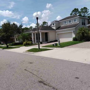 Bush Trimming by Kelly 3 Kutz LLC reviewed on August 21, 2025