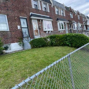 Bush Trimming by EZ Lawncare reviewed on May 3, 2026