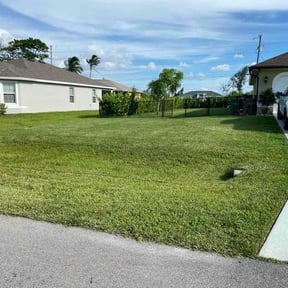 residential landscaping by R&T H Home Services LLC reviewed on August 17, 2025