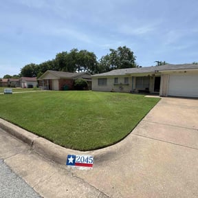 gardening service by Earth Renovations reviewed on November 19, 2025