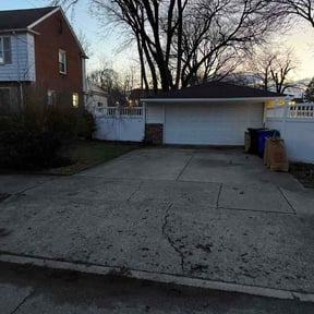 Leaf Removal by Pro Cut’s Landscaping reviewed on August 30, 2026