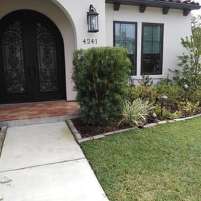 Bush Trimming by Jay Landscaping reviewed on August 21, 2025