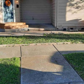 Leaf Removal by 2M Landscaping reviewed on September 23, 2025