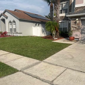 landscape maintenance by Rainier View Landscape Services reviewed on May 3, 2024