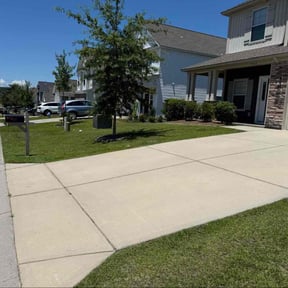 landscaping by Lawn Hub reviewed on August 21, 2025