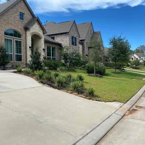 yard maintenance by Crafted care lawn service reviewed on August 18, 2025