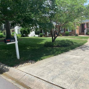 gardening service by Top notch lawn services  reviewed on August 19, 2025