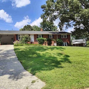 turf maintenance by Turf and Grounds reviewed on August 26, 2024