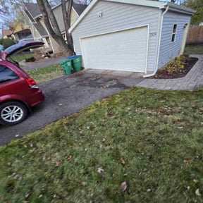 Leaf Removal by Tom&#039;s Lawn and Maintenance reviewed on September 19, 2025