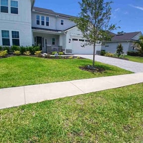 gardening service by Rios Enterprise Lawn Mowing Services LLC reviewed on July 16, 2022