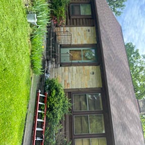 yard care by Lindsay’s lawncare reviewed on August 17, 2025