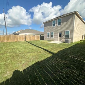yard maintenance by D&D Landcaping reviewed on August 21, 2025