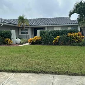 Bush Trimming by Pulgarcitos Lawns R&amp;R reviewed on November 27, 2025