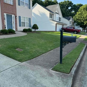 landscape maintenance by Ball On The Lawn Lanscaping reviewed on August 15, 2025