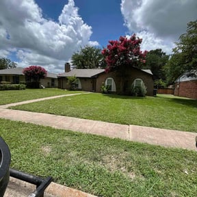 lawn service by New Heights LawnCare reviewed on September 22, 2024