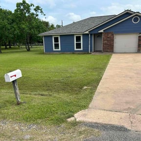 grass maintenance by Mower man reviewed on August 18, 2025