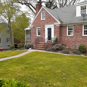 Bush Trimming by Lawn Guy reviewed on October 23, 2024