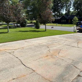 landscape maintenance by Schooley Lawn Care reviewed on August 18, 2025
