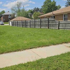 lawn service by El Jardin De Pedro reviewed on August 17, 2025