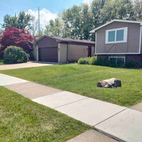 lawn service by Helping Hands reviewed on August 18, 2025