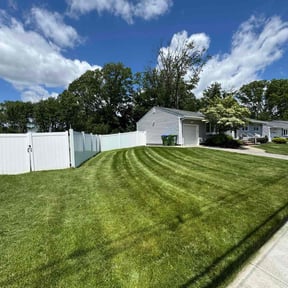 lawn care by JG Main Landscaping LLC reviewed on August 21, 2025