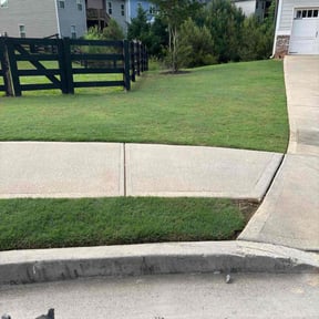 yard maintenance by Nathaniel Bonsell reviewed on November 22, 2025