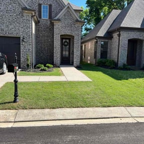 grass maintenance by AFL Lawn Care reviewed on August 7, 2024
