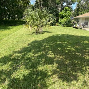 yard maintenance by Kennedy's Kuts reviewed on November 22, 2025