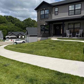 lawn service by Hooks Lawn and More reviewed on August 17, 2025