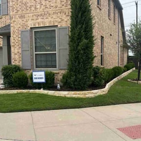 lawn maintenance by Clean Cut Lawncare reviewed on August 15, 2025