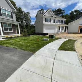 lawn care by Calderon Lawn Service reviewed on August 19, 2025