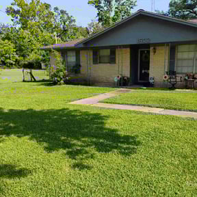 lawn service by R&amp;M Mow and Go reviewed on August 19, 2025