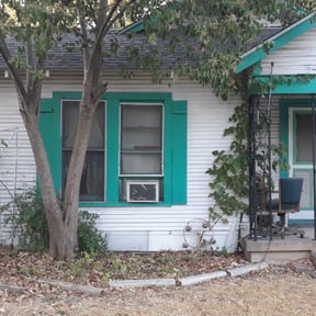 Bush Trimming by Lindsay’s lawncare reviewed on August 16, 2025