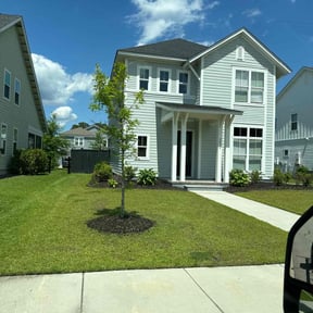 residential landscaping by Woodruff Contracting LLC. reviewed on August 17, 2025