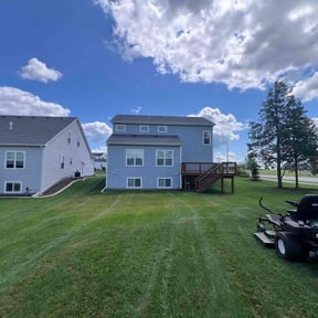 yard maintenance by Grass Man reviewed on August 15, 2025