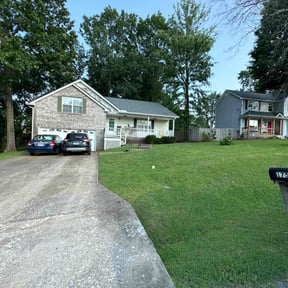 landscape maintenance by Rocky Top Lawn reviewed on August 19, 2025