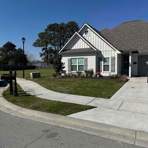 grass maintenance by Buddys Mow Blow Go Lawncare reviewed on July 17, 2025