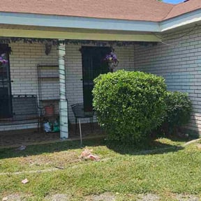 Bush Trimming by R&amp;T H Home Services LLC reviewed on October 20, 2025