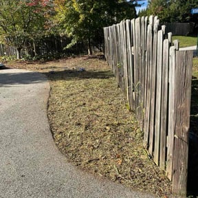 Flower Bed Weeding by Wiccanlawncare reviewed on November 6, 2025