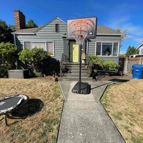 Flower Bed Weeding by Budget Cut Lawn Service reviewed on October 18, 2025